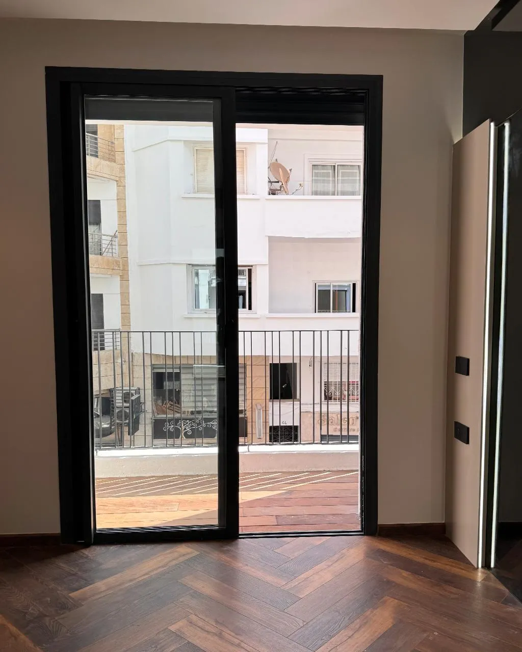 Bilocale Moderno ed Elegante a Gauthier